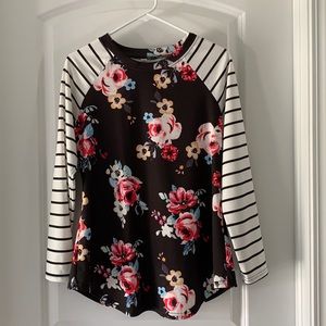 Medium long sleeve floral tunic